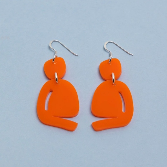 Warren Steven Scott Jewelry - WARREN STEVEN SCOTT Orange Opaque Slashed Ovoid Piercec Earrings on Silver Hooks